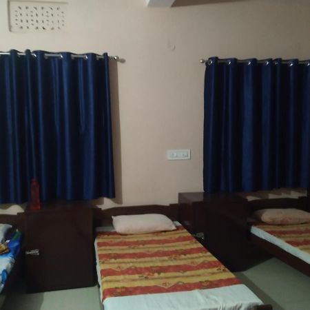 Last Chance Cafe And Guest House Rishīkesh Екстериор снимка