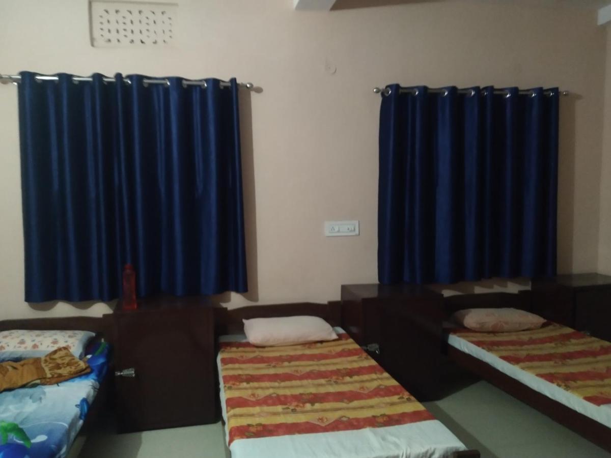 Last Chance Cafe And Guest House Rishīkesh Екстериор снимка