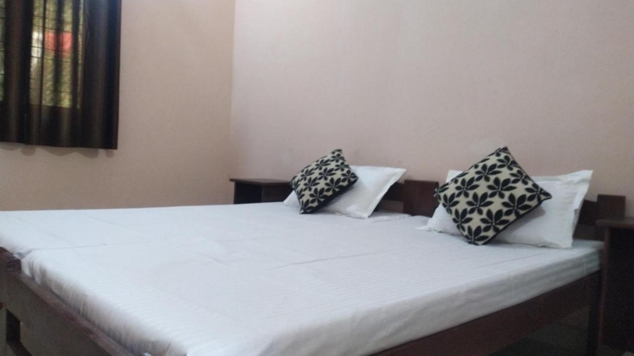 Last Chance Cafe And Guest House Rishīkesh Екстериор снимка