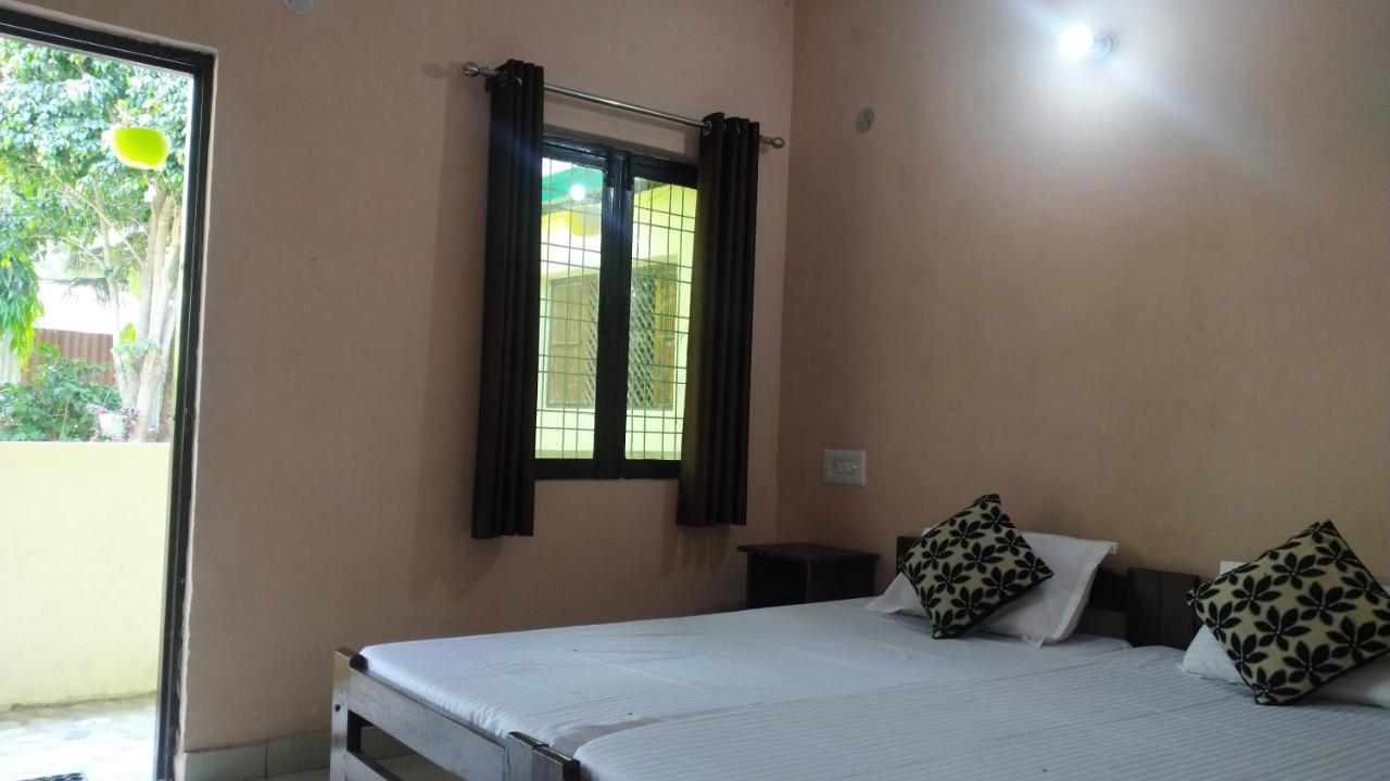 Last Chance Cafe And Guest House Rishīkesh Екстериор снимка