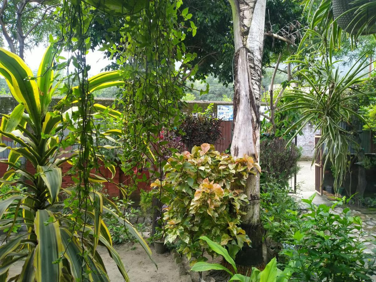 Last Chance Cafe And Guest House Rishīkesh Екстериор снимка